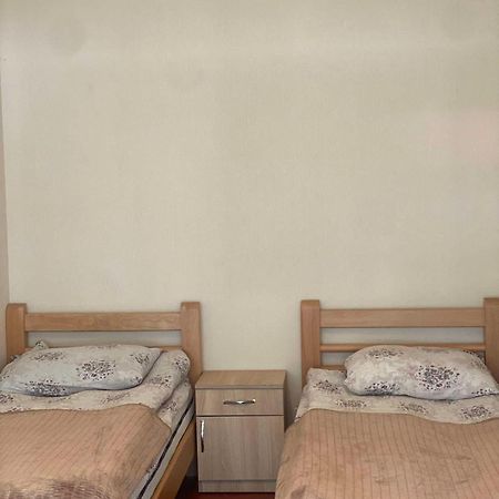 Old Tower Guesthouse - Kafe Ushguli Bagian luar foto